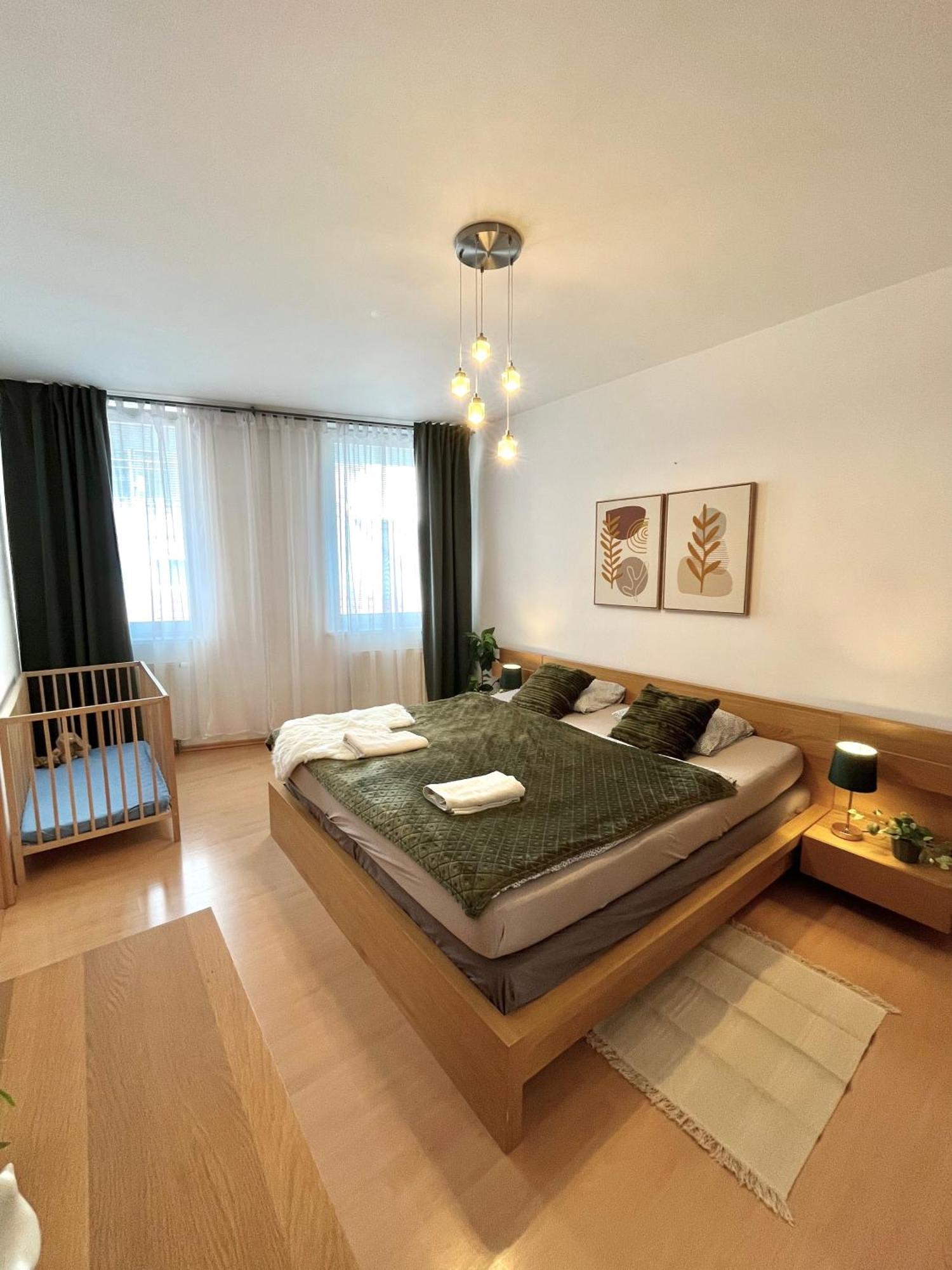 Apartment Tina - Old Town, Ac, Free Private Parking Bratislava Eksteriør bilde